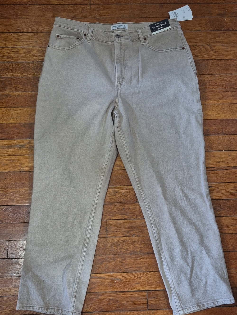 Abercrombie & Fitch- Ultra High Rise The 90's Straight Jean